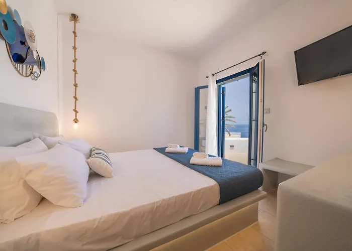 Pezoula Traditional House With Sunrise View