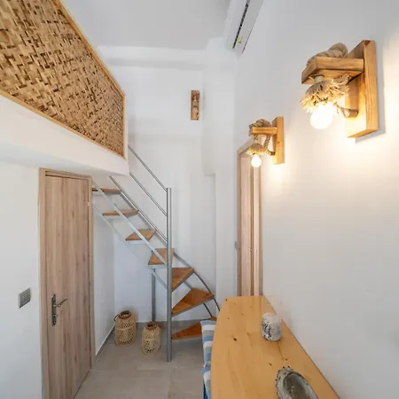 Pezoula Traditional House With Sunrise View Imerovigli (Santorini)